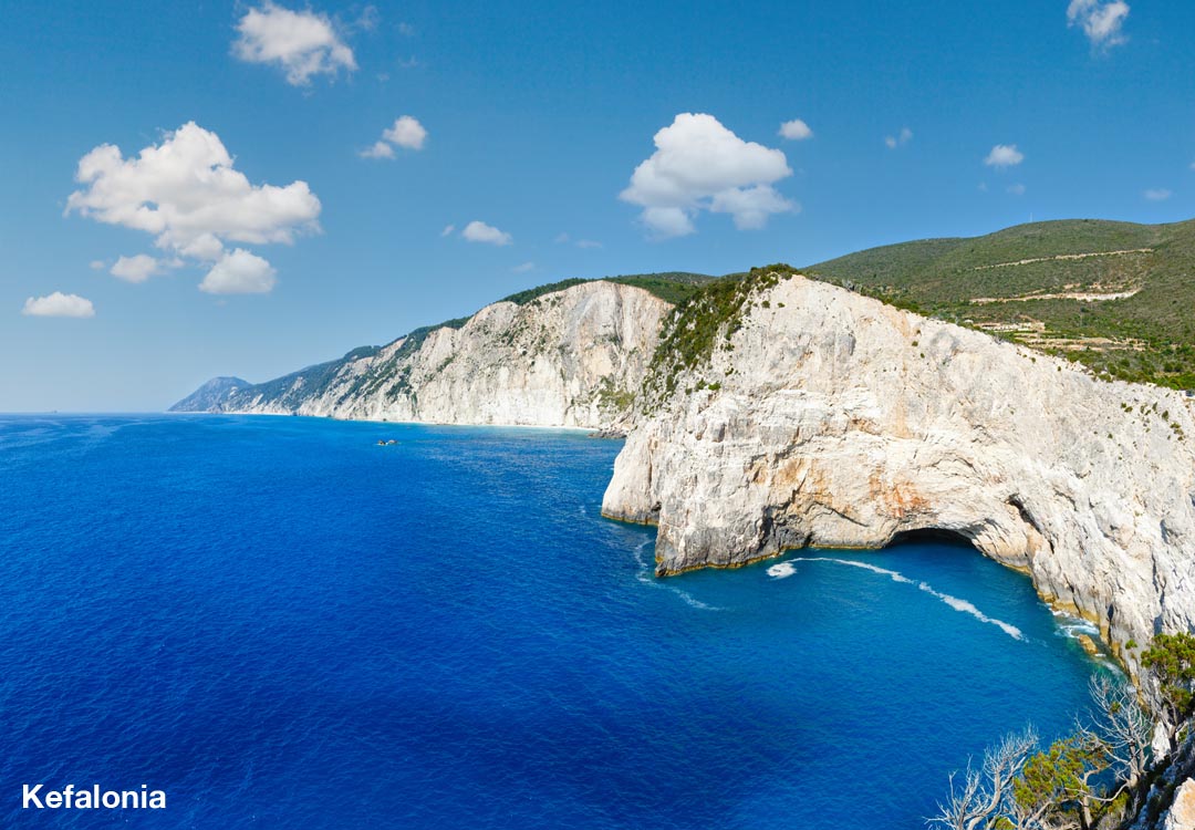 Kafalonia Coast of white cliffs