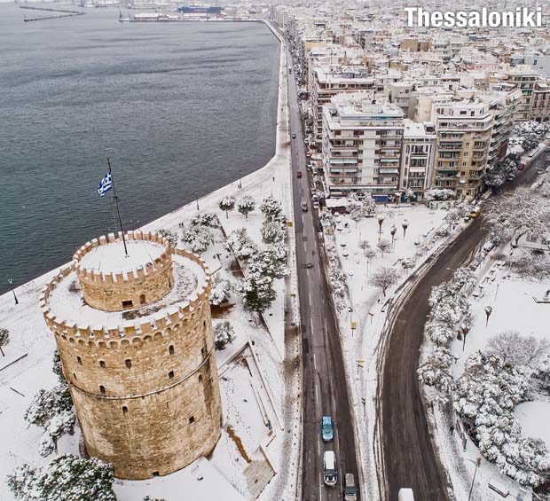 Snow at the White Tower in Thessaloniki